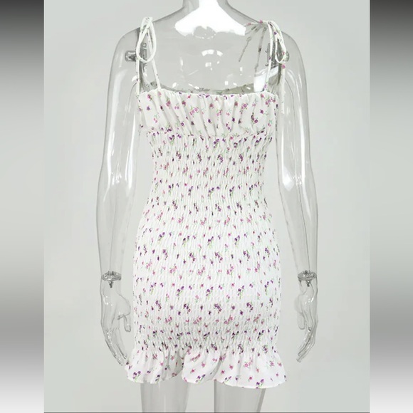 Ruched Floral Dress Strappy smocked white NWT - Picture 6 of 6
